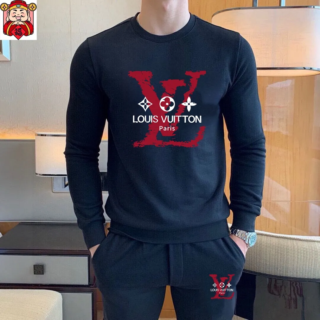 🅿️380 [LV Louis Vuitton] (Fat Man Gospel) hot-selling suit is coming. Focus on the original version of the official website. 2025 new hot-selling sweatshirt suit. The original order is hard to buy🇭🇰. It is the meticulous work of top designers for a fitting and perfect upper body effect. All-natural high-quality Roman cotton 100%, close-fitting comfort, noble and elegant! Original hardware embodies elegance and nobility! Counter size: M-5XL (maximum wear up to 220 pounds)